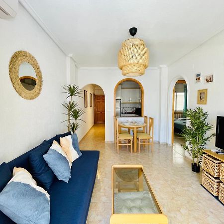 El Papagayo Apartment 2 Mins Walking To The Beach Torrevieja Buitenkant foto
