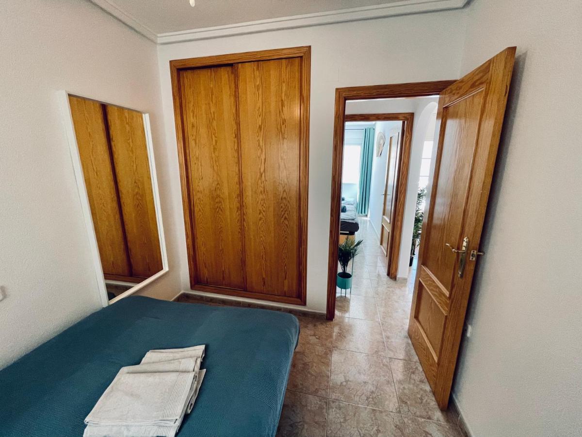 El Papagayo Apartment 2 Mins Walking To The Beach Torrevieja Buitenkant foto