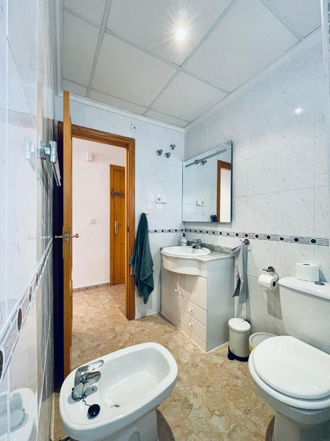 El Papagayo Apartment 2 Mins Walking To The Beach Torrevieja Buitenkant foto